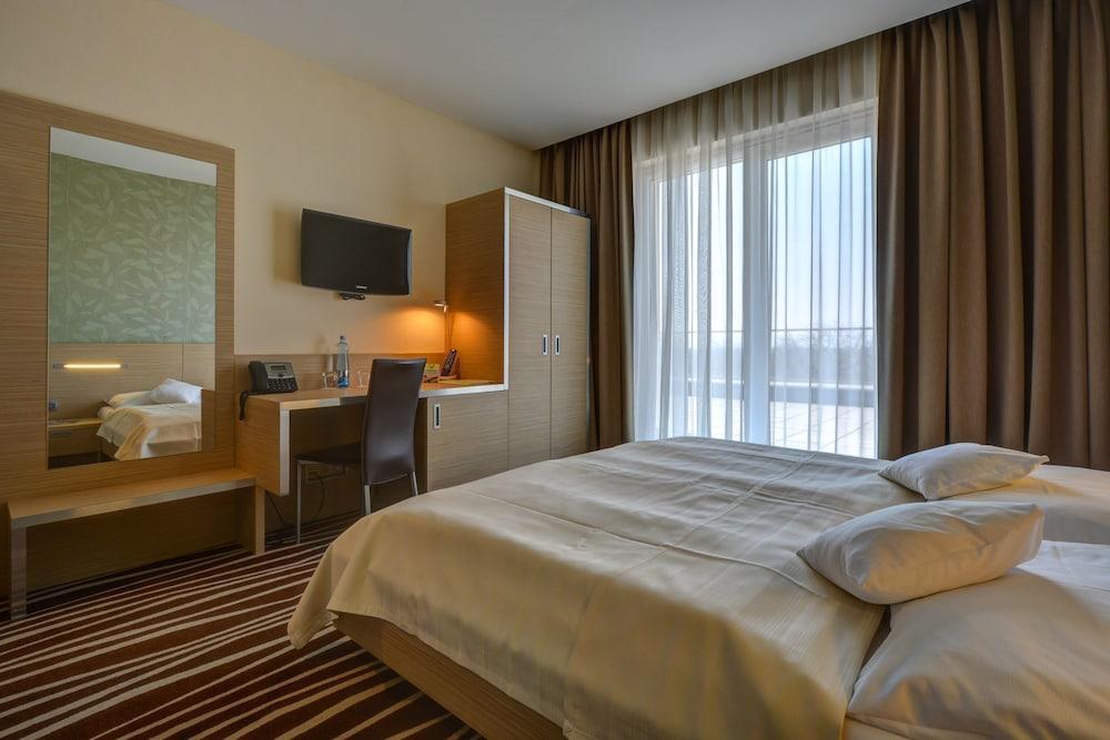 Hotel Ponteo - Activity Park Bratislava Exterior photo